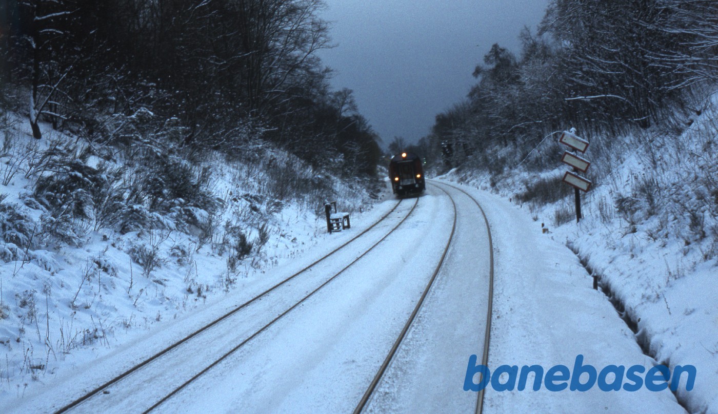 Kystbanetog på vej ind på stationen Kystbanetog på vej ind på stationen