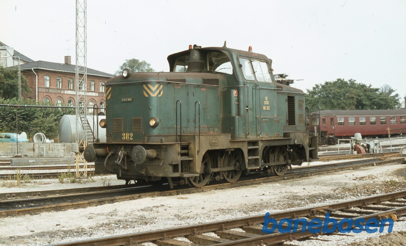 Rangerlokomotiv ved remisen i Helsingør Rangerlokomotiv ved remisen i Helsingør