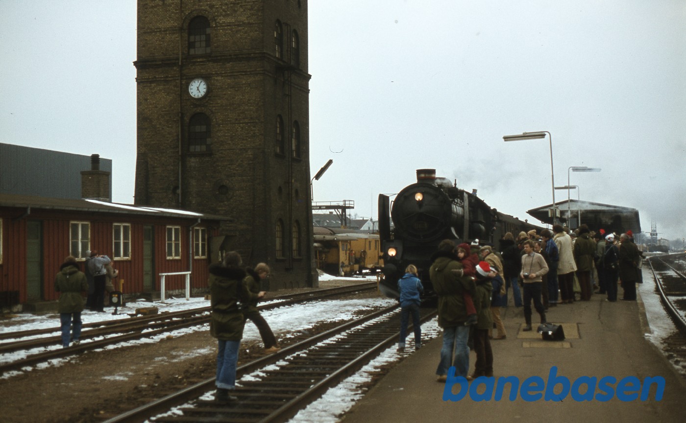 Damptoget er kommet til Roskilde spor 7 Damptoget er kommet til Roskilde spor 7