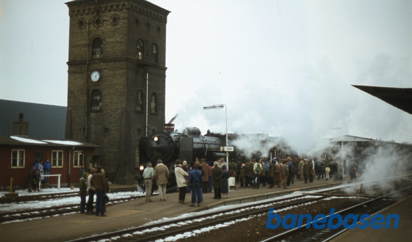 Damptoget er kommet til Roskilde spor 7 Damptoget er kommet til Roskilde spor 7
