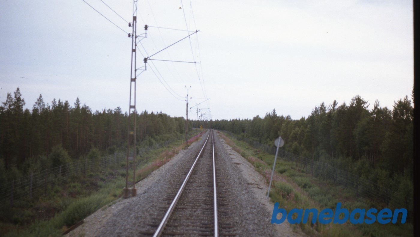 Et vue bagud fra toget mod Stockholm Et vue bagud fra toget mod Stockholm
