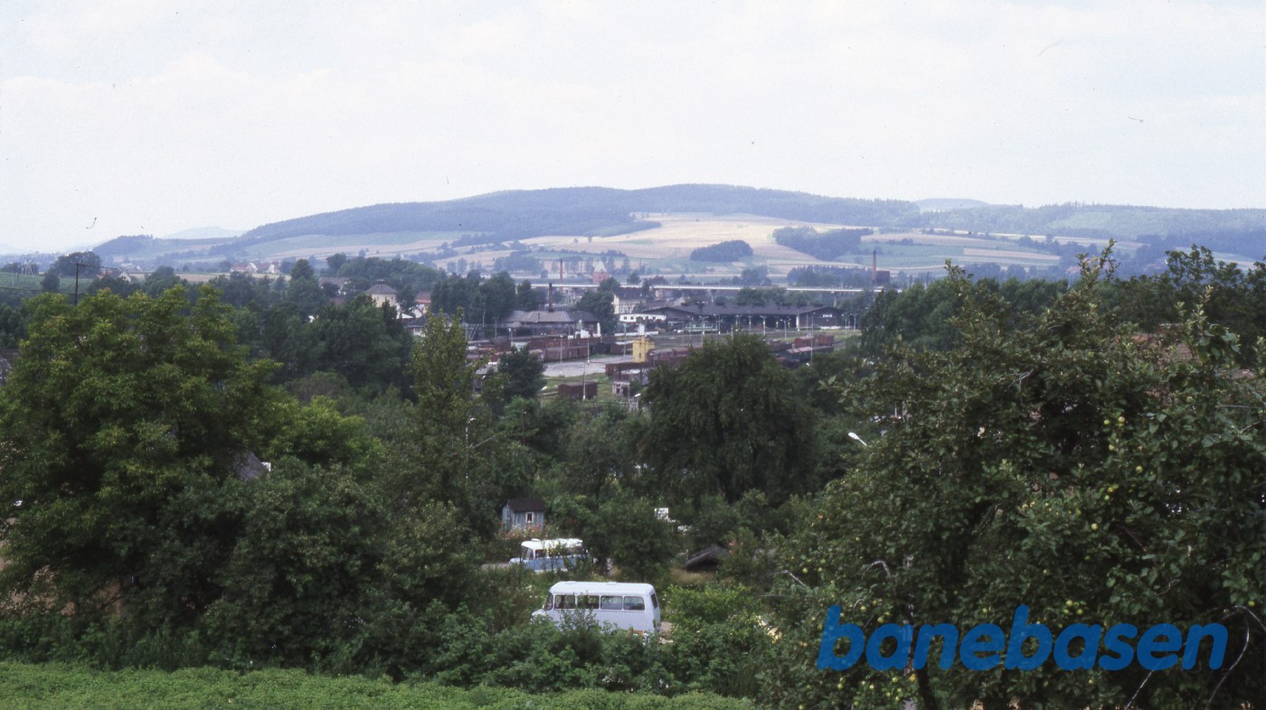 Et vue ned over hele remiseområdet, muligvis Klodzko Et vue ned over hele remiseområdet, muligvis Klodzko