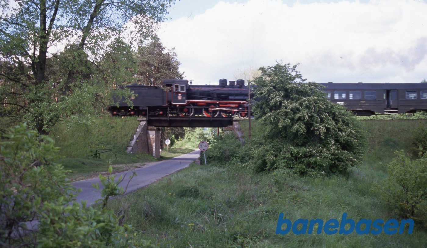 Et persontog kører på en strækning i nærheden af Wolsztyn Et persontog kører på en strækning i nærheden af Wolsztyn