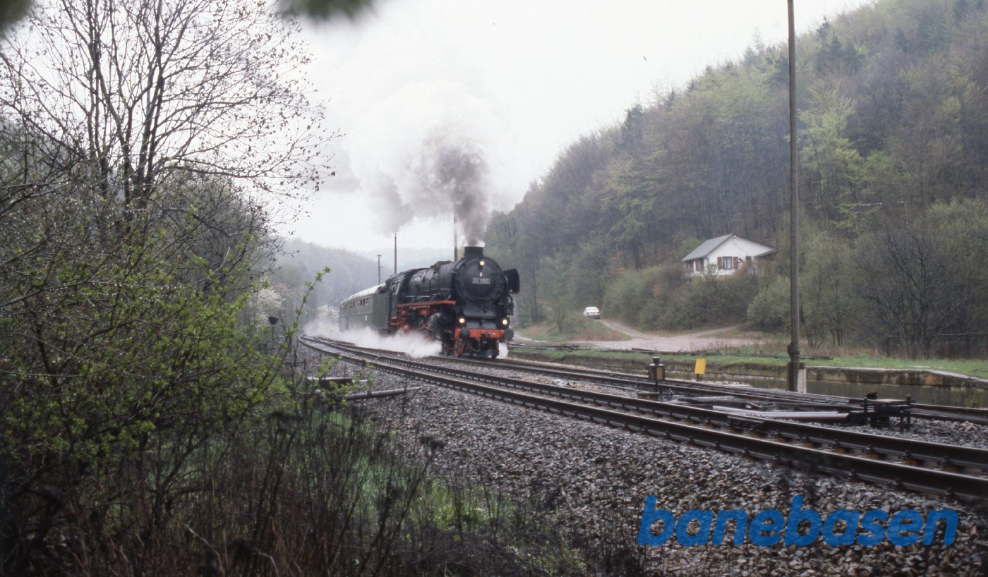 Fotostop på en lille landstation et ukendt sted Fotostop på en lille landstation et ukendt sted