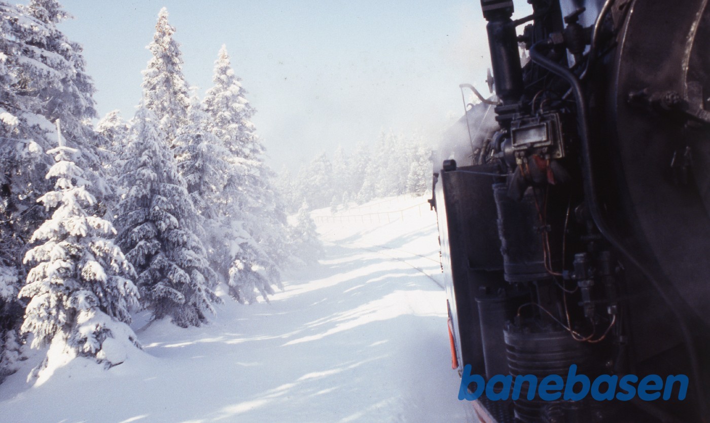 Foto op langs siden et sted på strækningen nær Brocken Foto op langs siden et sted på strækningen nær Brocken