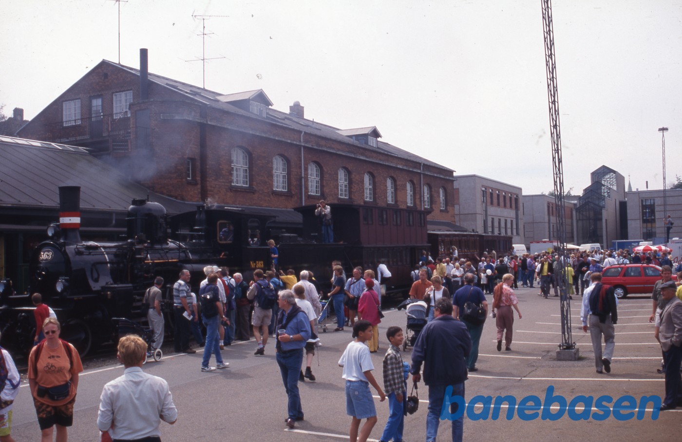 Damptoget udstillet på Østerport station langs det gamle pakhus Damptoget udstillet på Østerport station langs det gamle pakhus