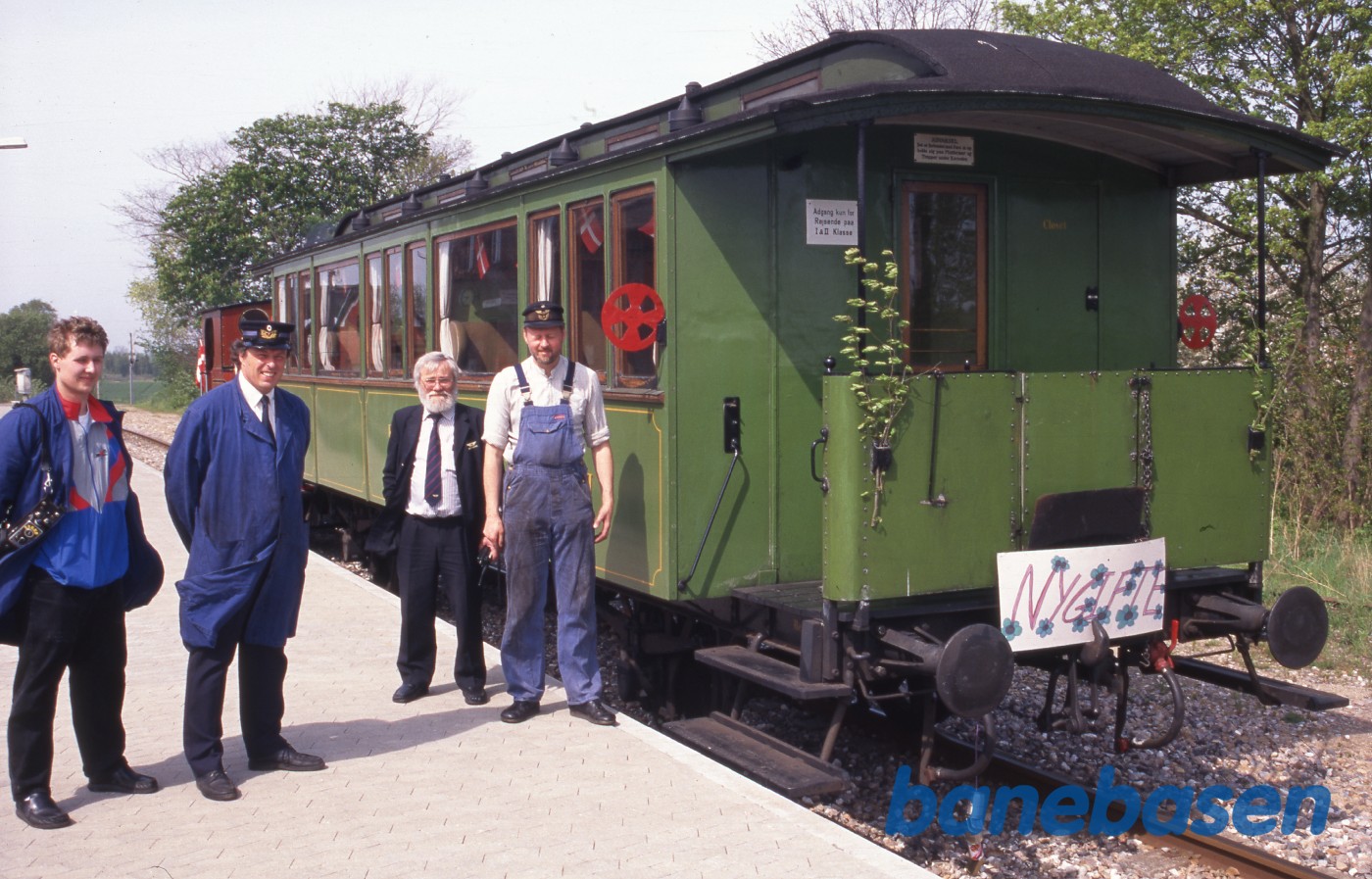 Bryllupstog for 2 nygifte klubmedlemmer Bryllupstog for 2 nygifte klubmedlemmer