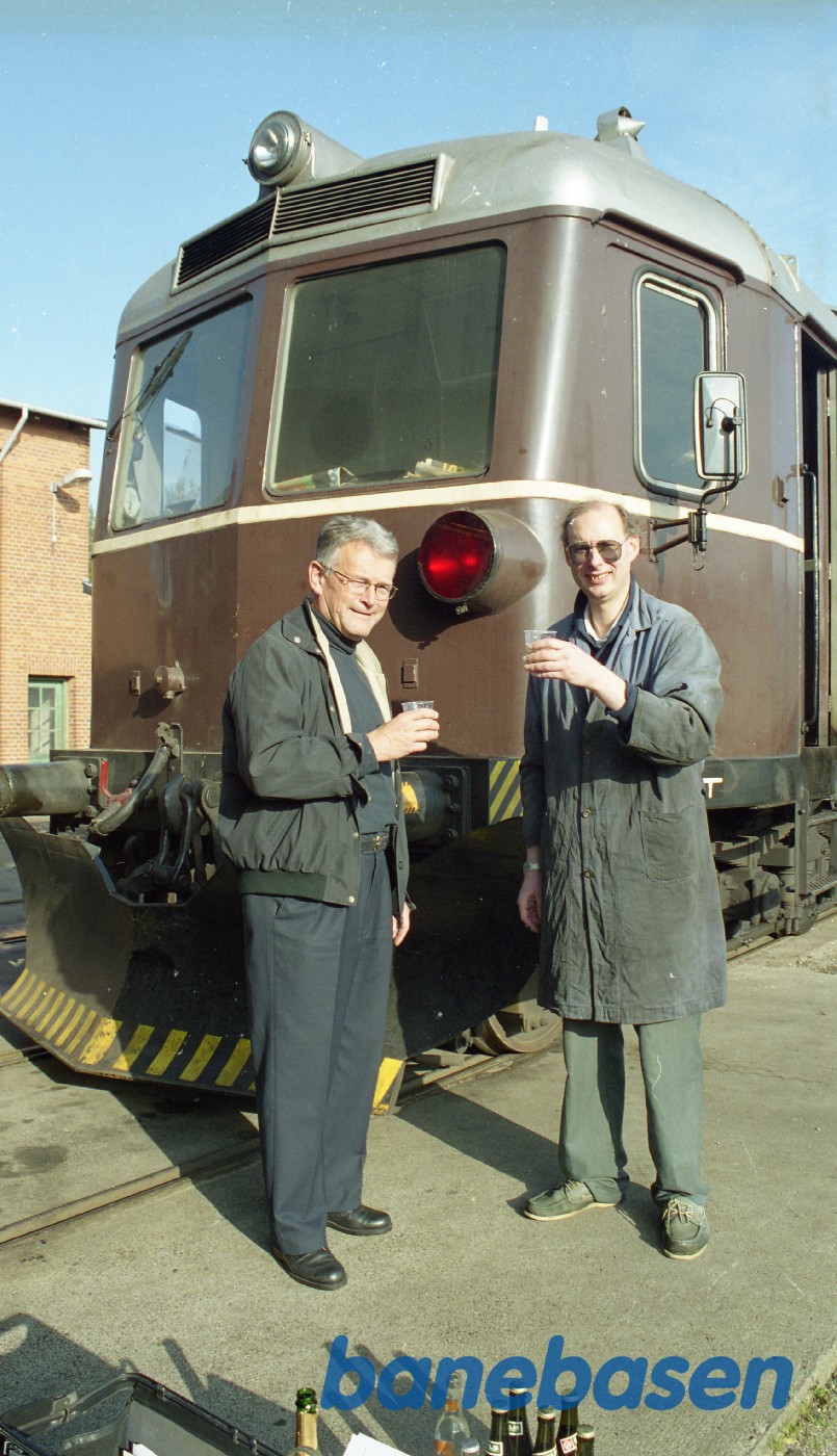 Værkmesteren overdrager hermed lokomotivet til NSJV Værkmesteren overdrager hermed lokomotivet til NSJV