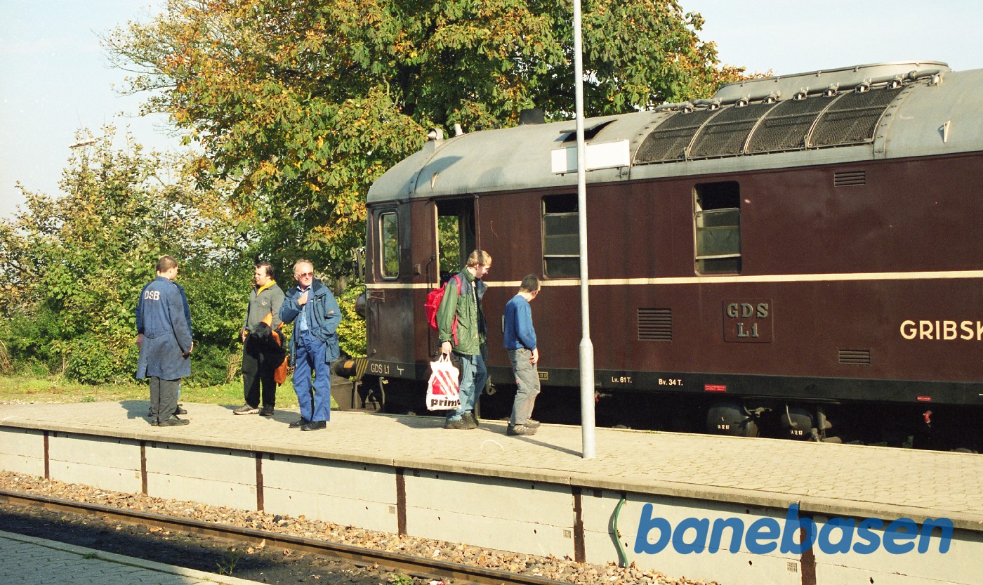 Klubmedlemmerne beundre det nye lokomotiv Klubmedlemmerne beundre det nye lokomotiv
