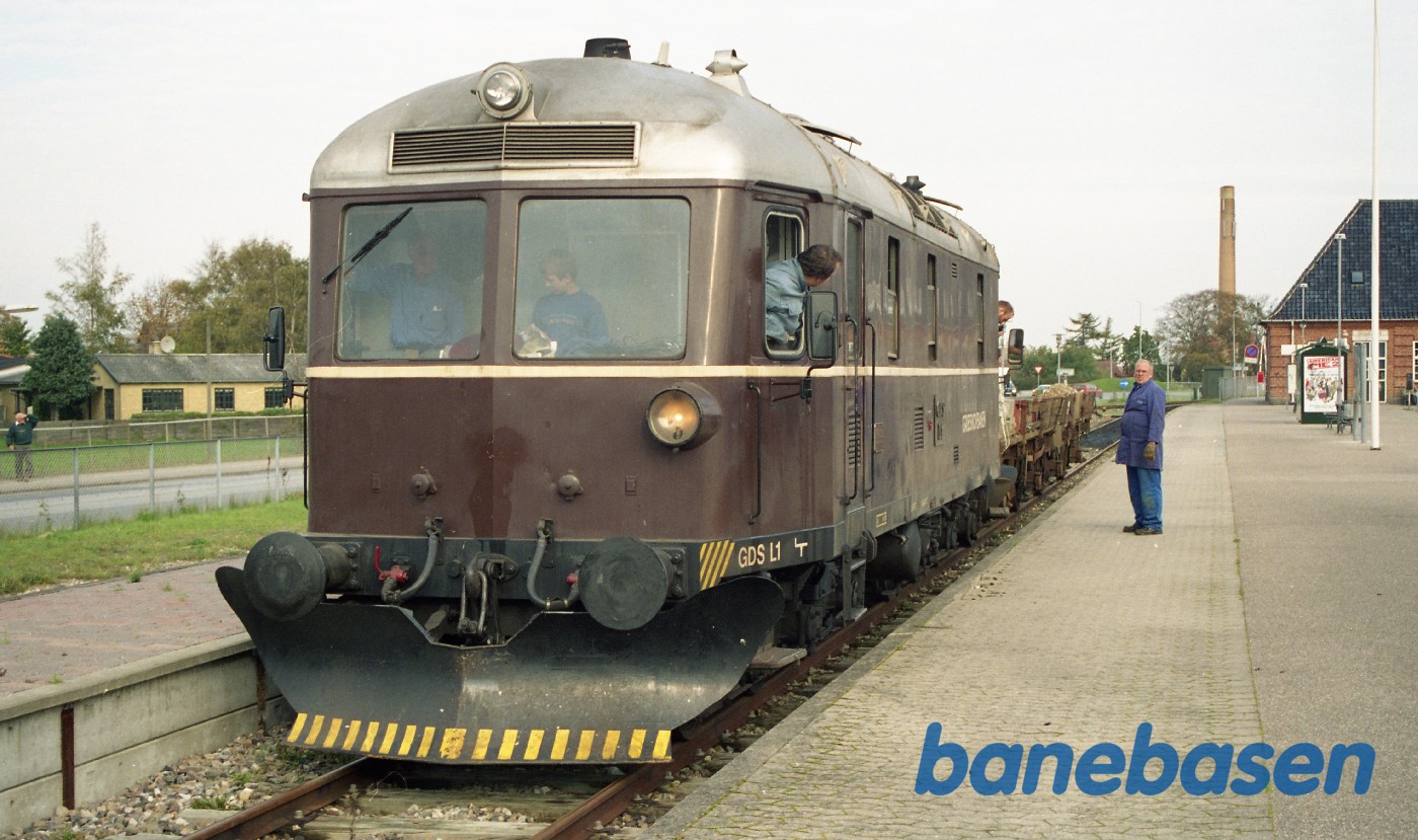 I Gilleleje skulle der lige flyttes et par godsvogne I Gilleleje skulle der lige flyttes et par godsvogne