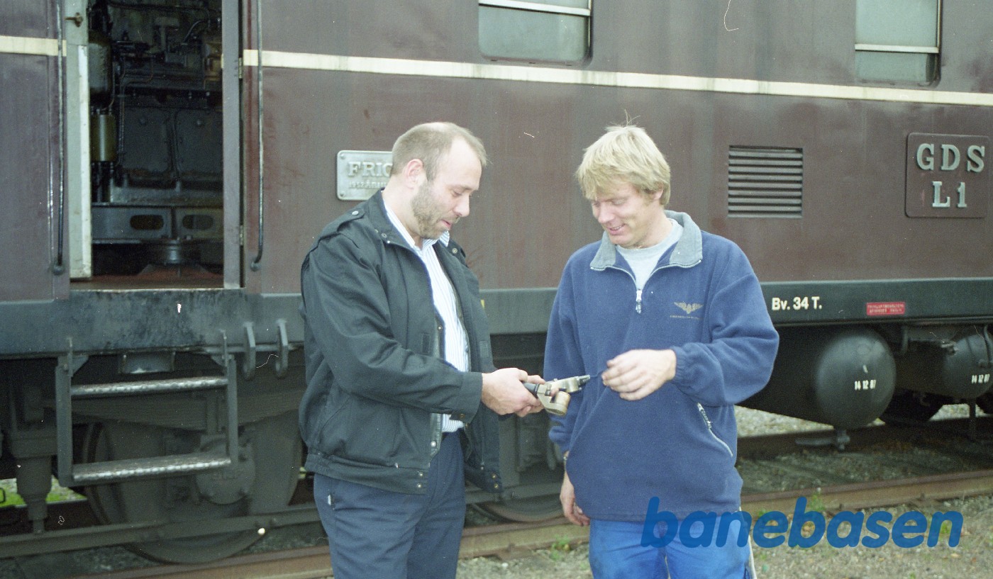 "Nøglerne" overdrages formeldt til NSJV "Nøglerne" overdrages formeldt til NSJV