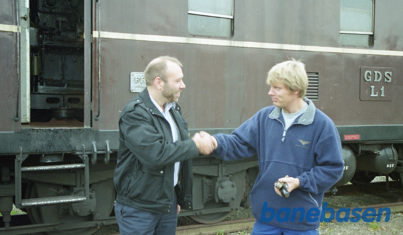 "Nøglerne" overdrages formeldt til NSJV "Nøglerne" overdrages formeldt til NSJV