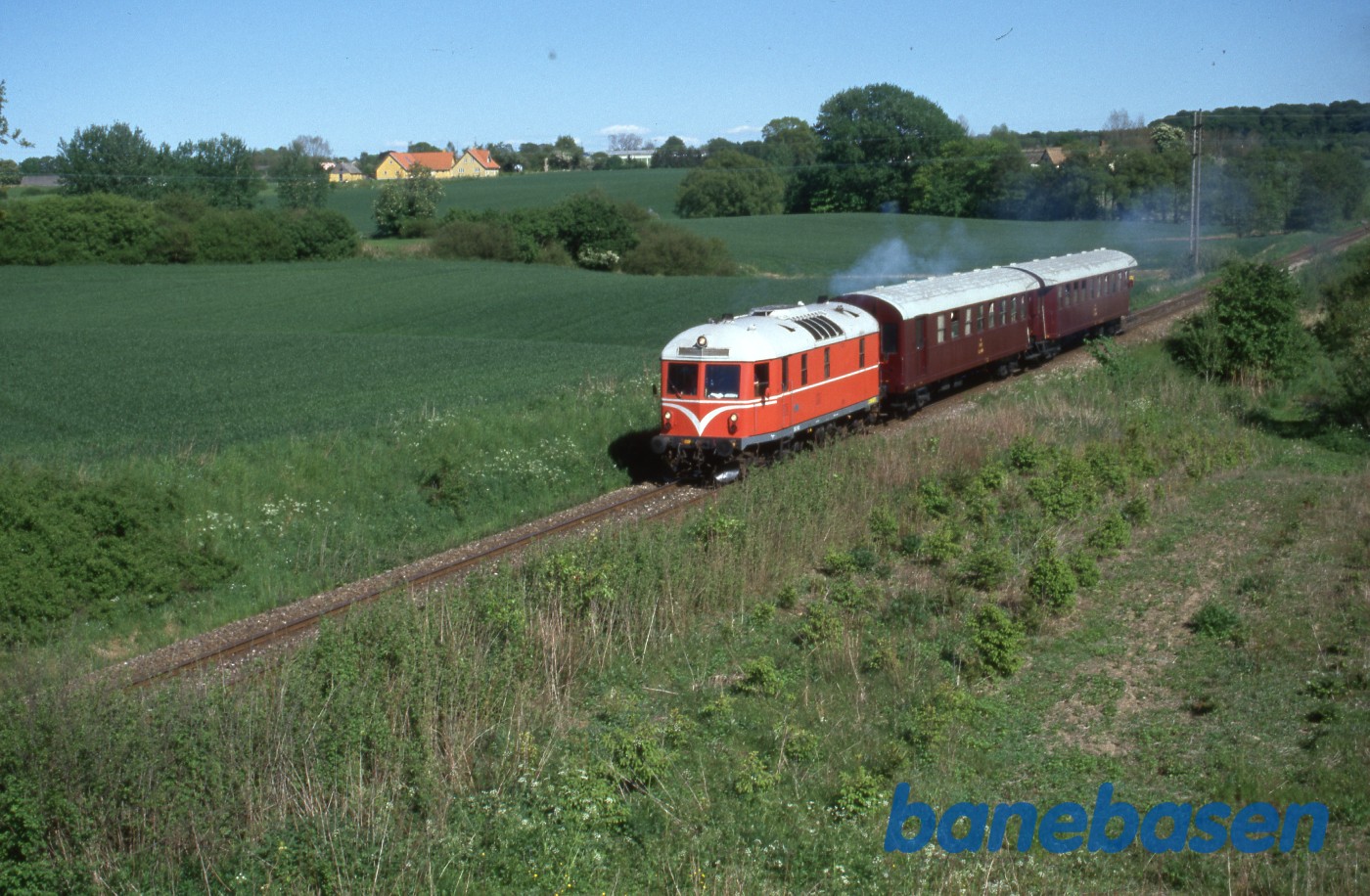 Fotostop ved broen, hvor vej 251 krydser banen Fotostop ved broen, hvor vej 251 krydser banen