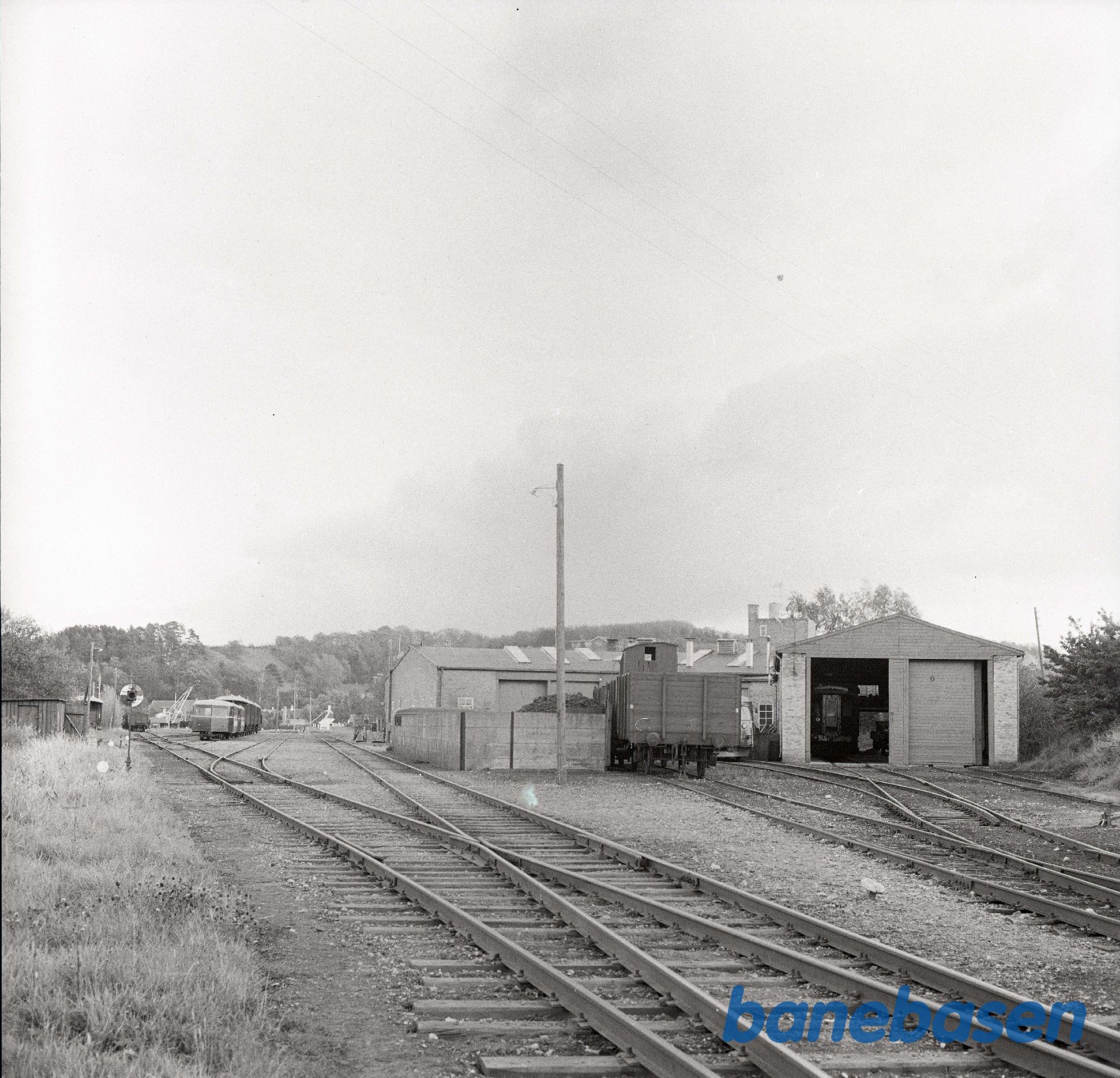 MFVJ remisen i Mariager med materiel foran MFVJ remisen i Mariager med materiel foran