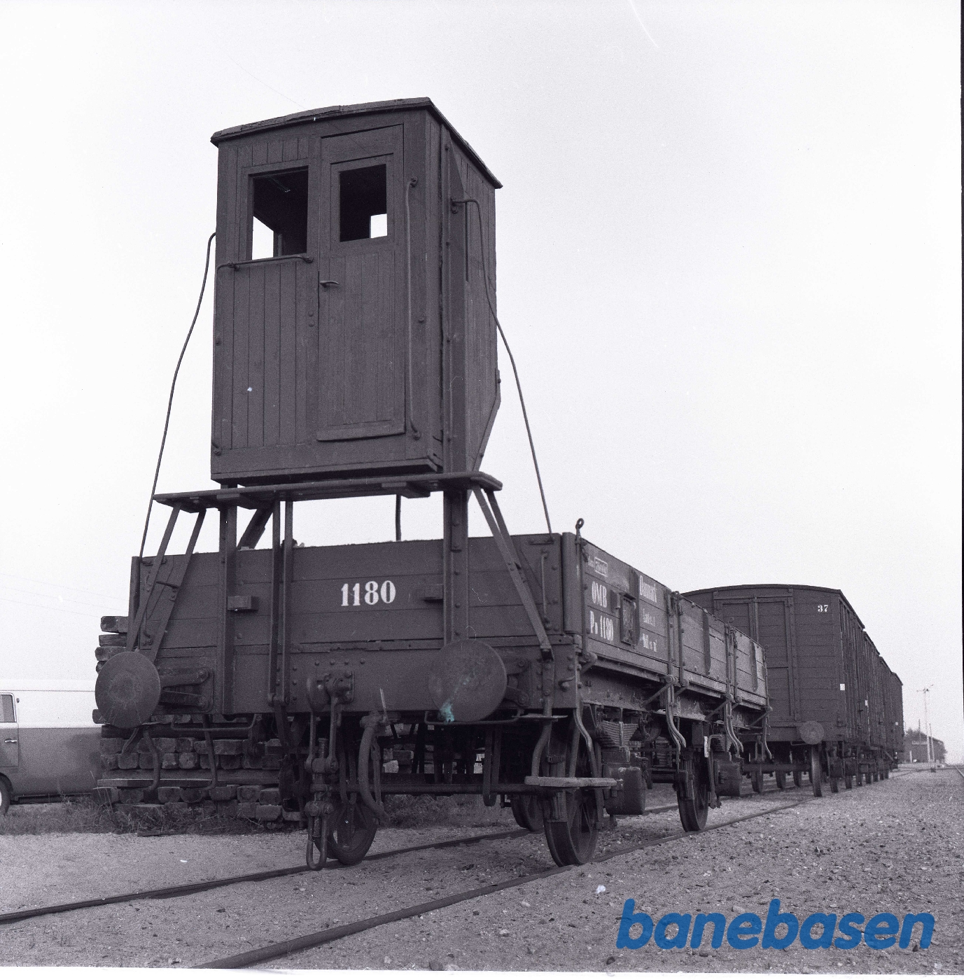 Åben godsvogn med Bremsehus OMB PD 1180 Åben godsvogn med Bremsehus OMB PD 1180