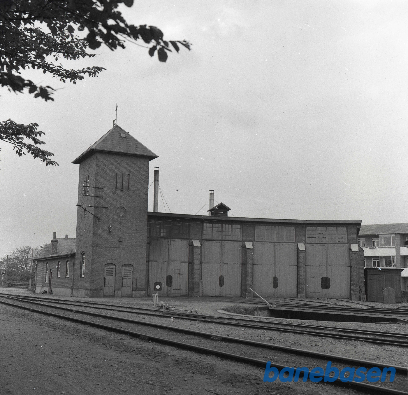 Varde Vest station . Remisen Varde Vest station . Remisen