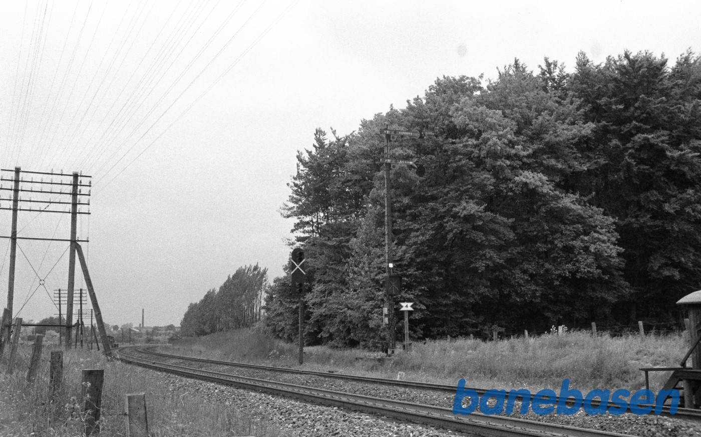 Indkørsels-signal i øst-enden Indkørsels-signal i øst-enden