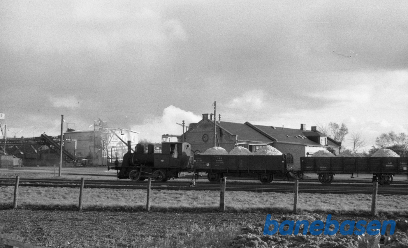 Damplokomotiv No. 1 med rangertræk Damplokomotiv No. 1 med rangertræk