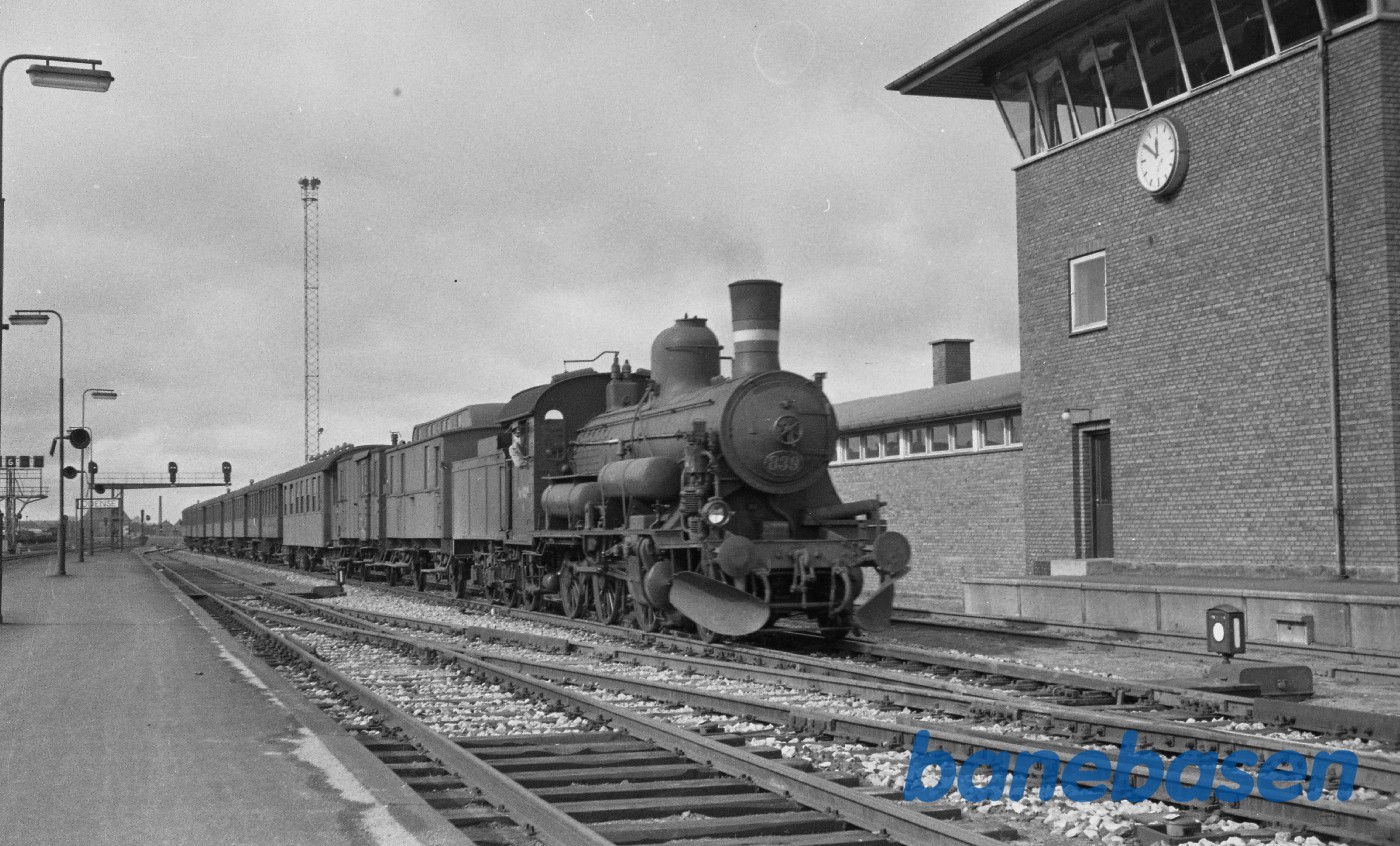 D 839 med persontog fra Svendborg D 839 med persontog fra Svendborg