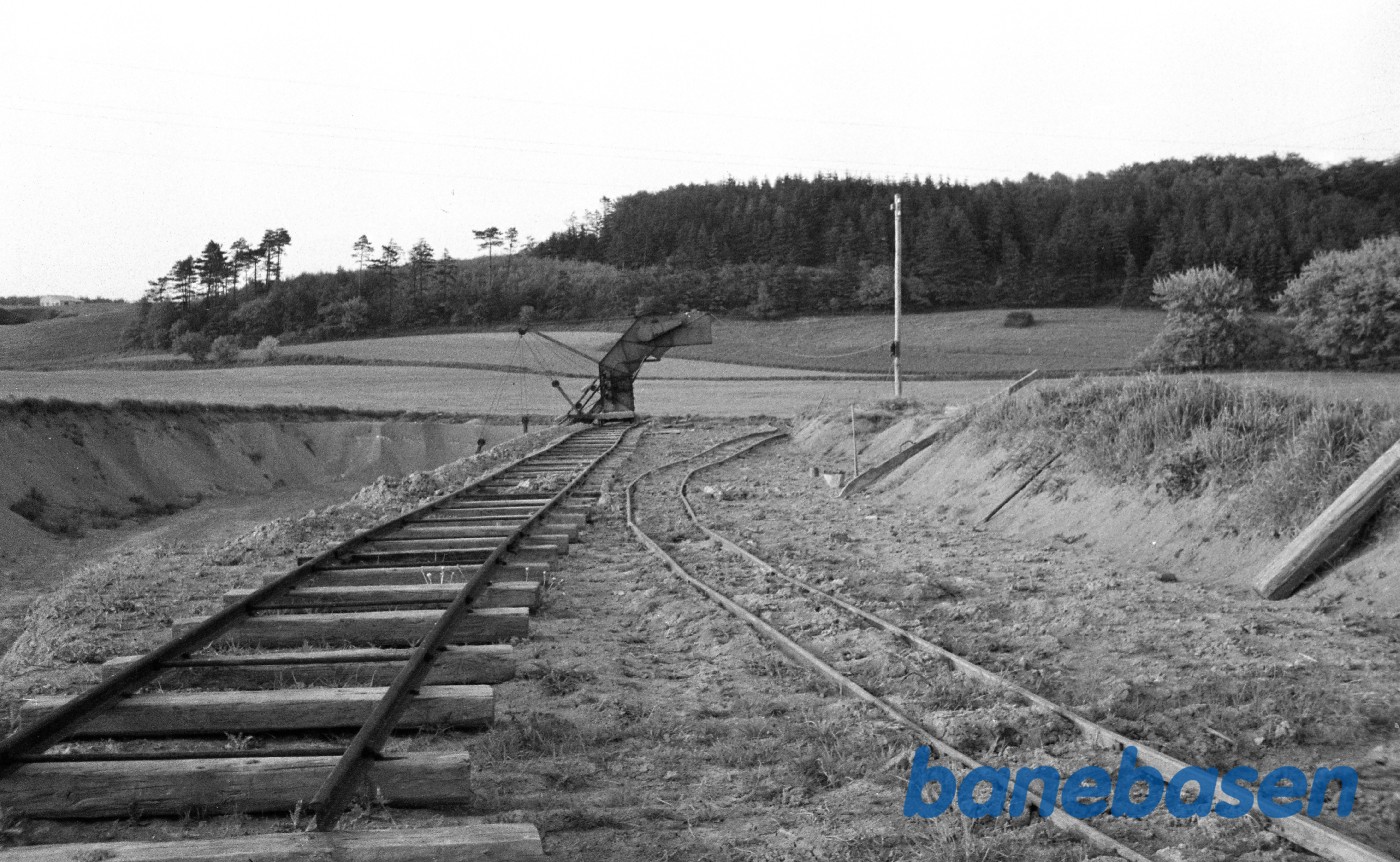 Grave/læssemaskine i tidligere lergrav ved Lergyden Grave/læssemaskine i tidligere lergrav ved Lergyden