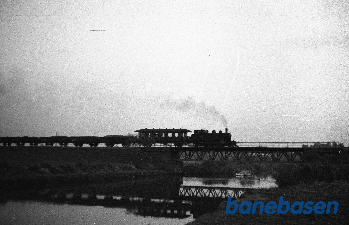 OMB 1 med godstog til Odense ved broen kort efter Seden OMB 1 med godstog til Odense ved broen kort efter Seden