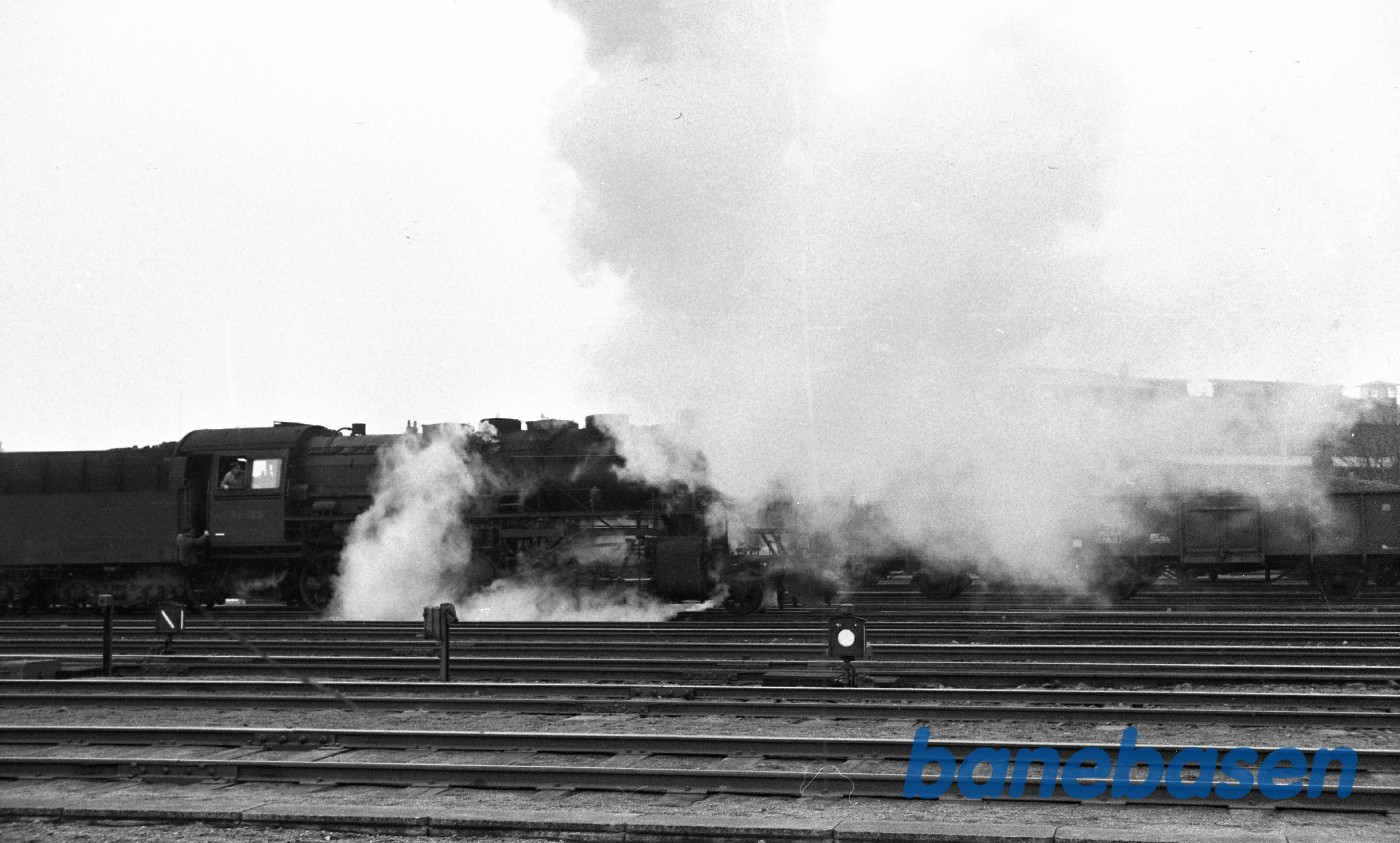 N 206 rangerer med godstog N 206 rangerer med godstog