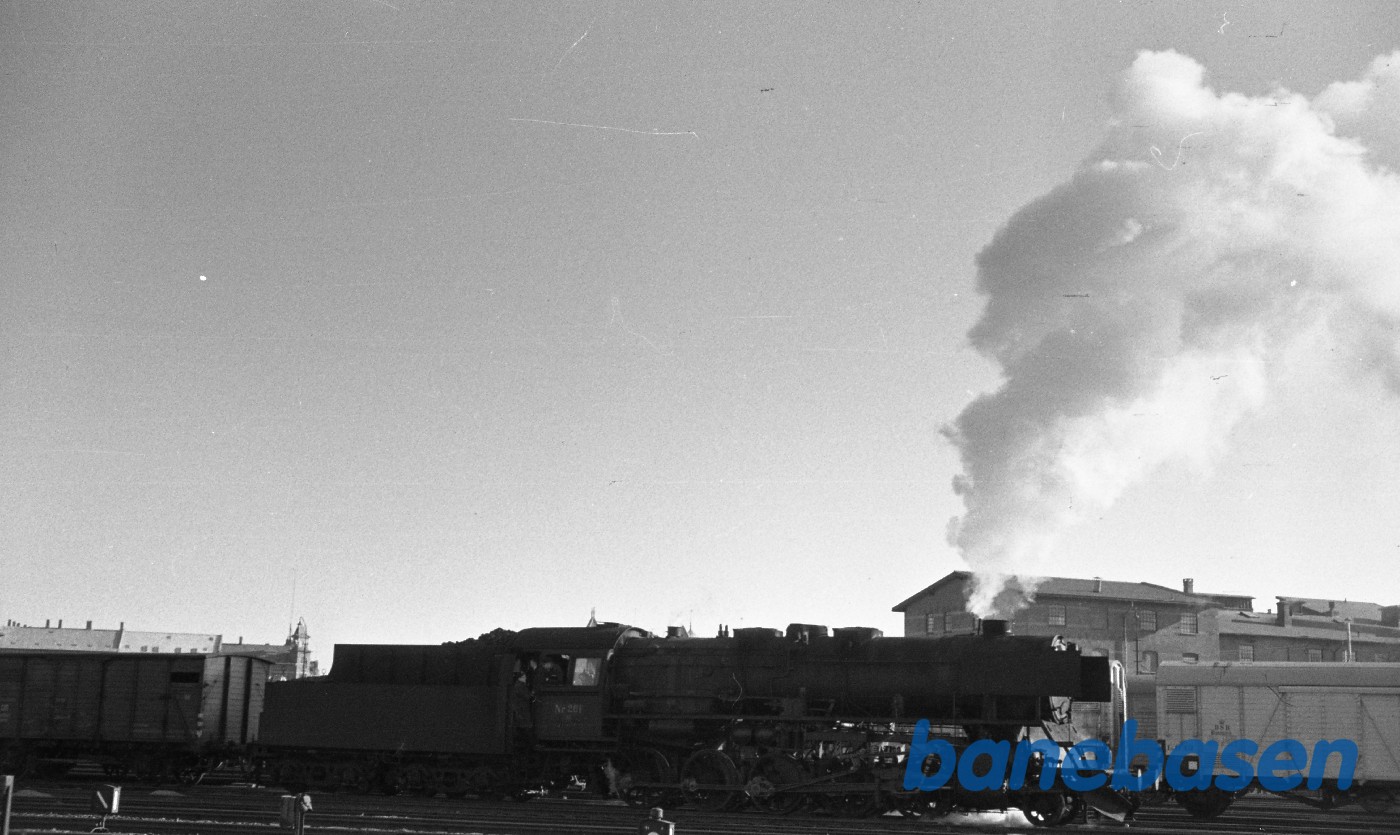 N 201 rangerer med godstog N 201 rangerer med godstog