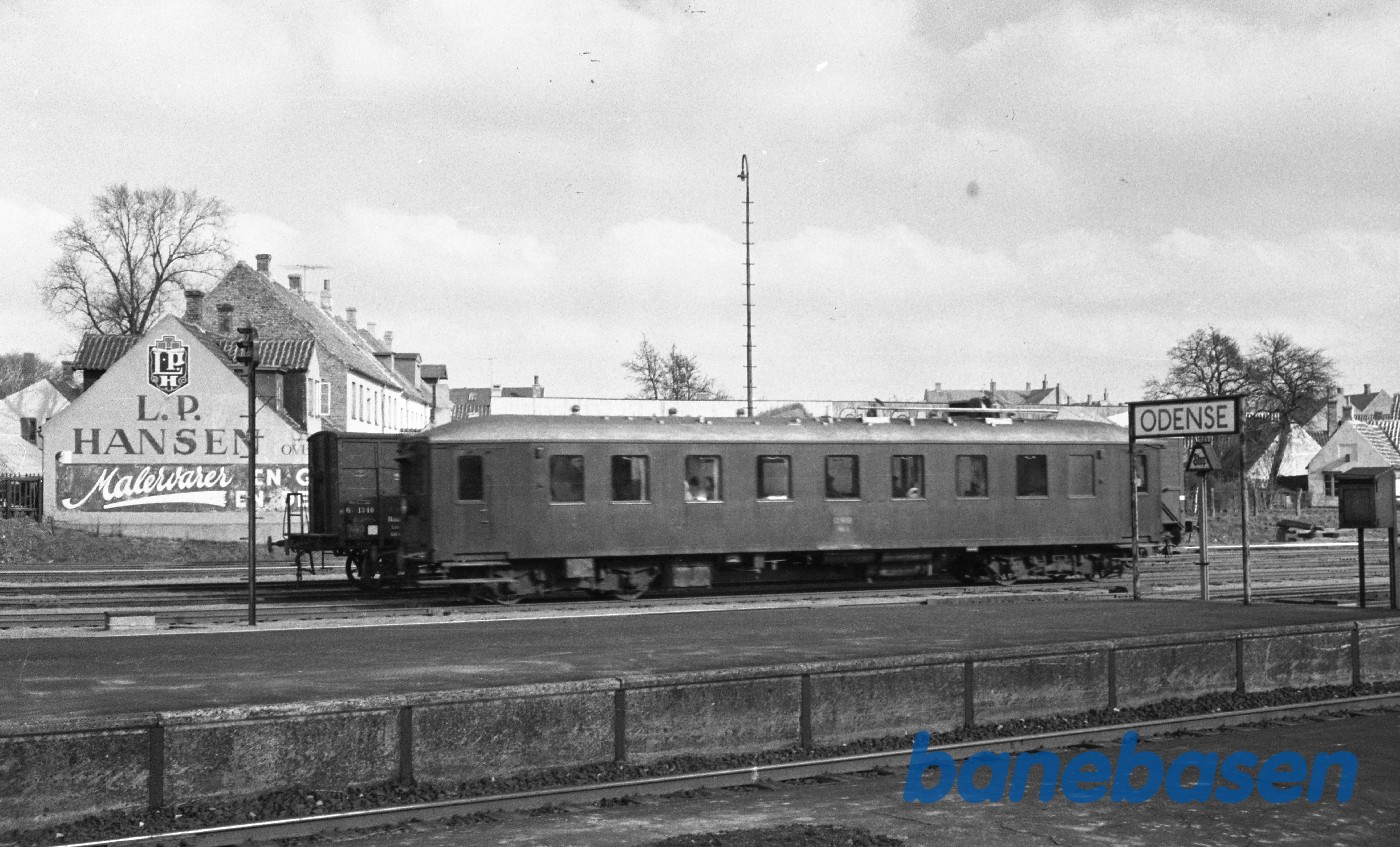 OMB MH-motorvogn på vej til Kerteminde OMB MH-motorvogn på vej til Kerteminde