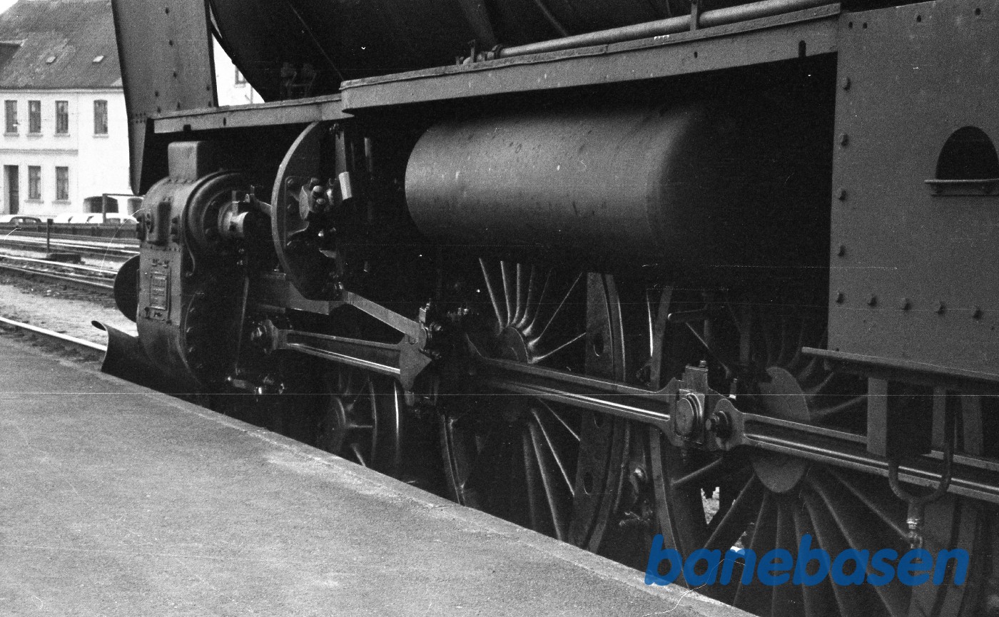 R 936, gangtøj og cylinder venstre side R 936, gangtøj og cylinder venstre side