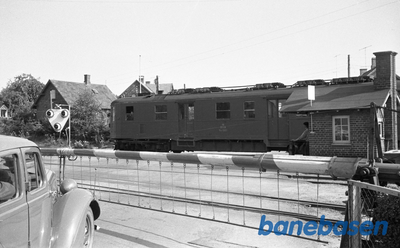 MO 1823 ved overkørsel MO 1823 ved overkørsel