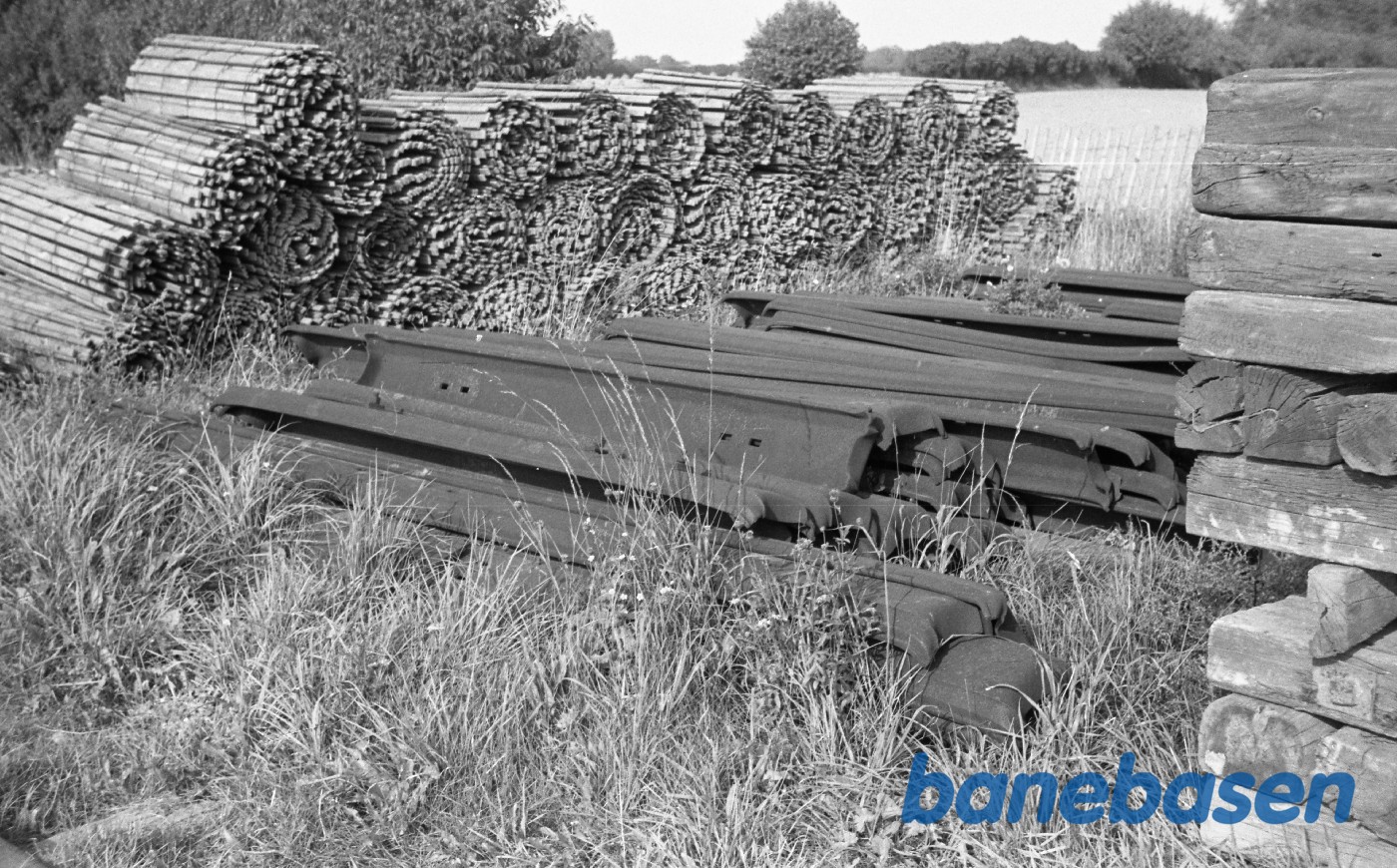 Jernsveller fra sidespor til Beldringe flyveplads (anlagt under WW2) Jernsveller fra sidespor til Beldringe flyveplads (anlagt under WW2)