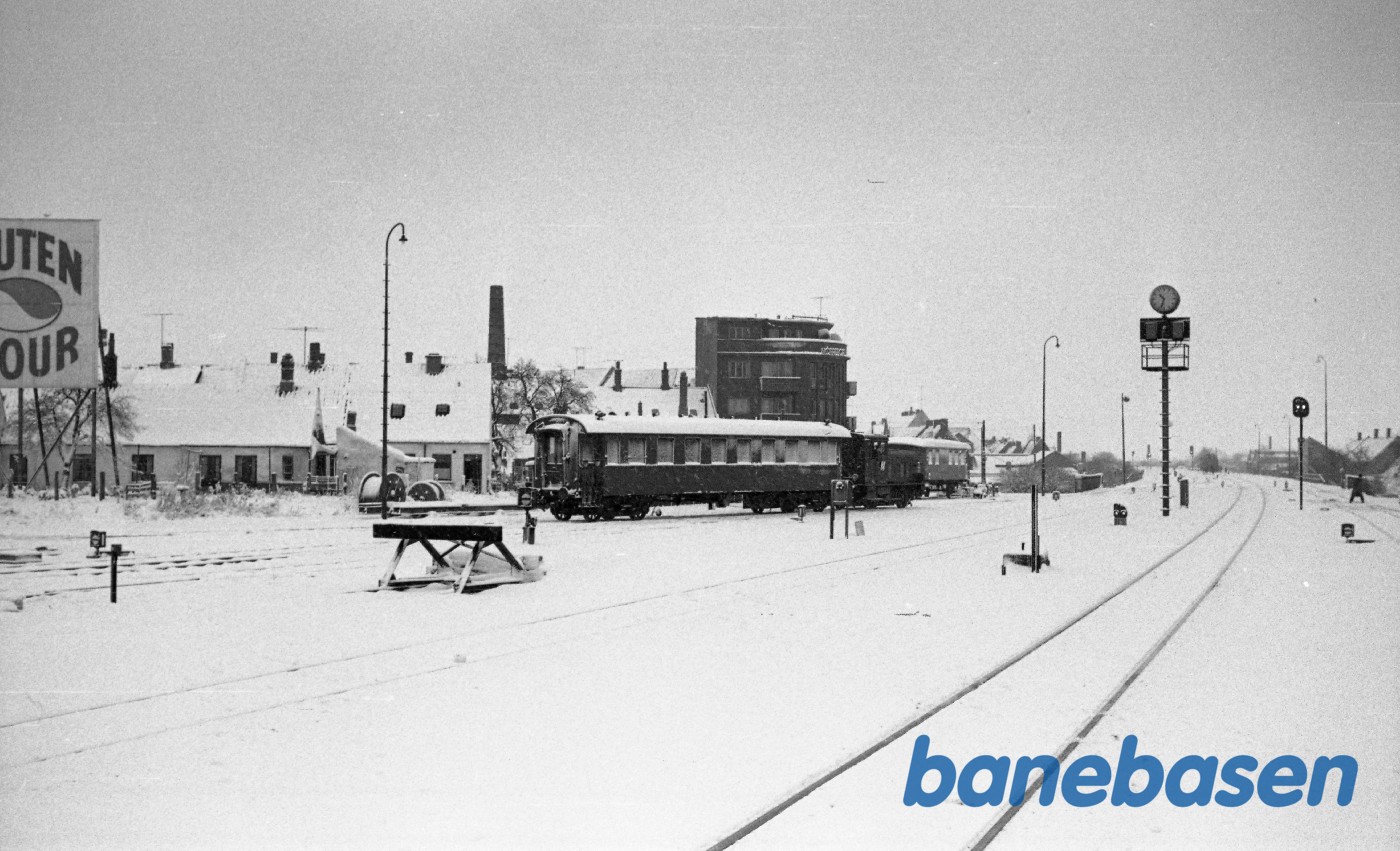 Ardelt rangerer med personvogn Ardelt rangerer med personvogn