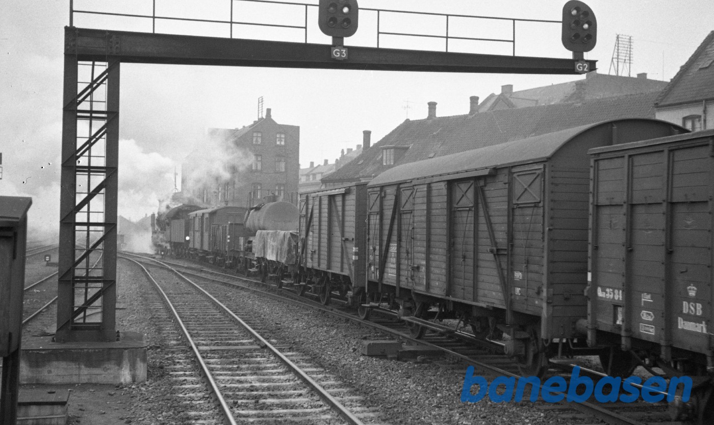 R 940 rangerer med godstog R 940 rangerer med godstog