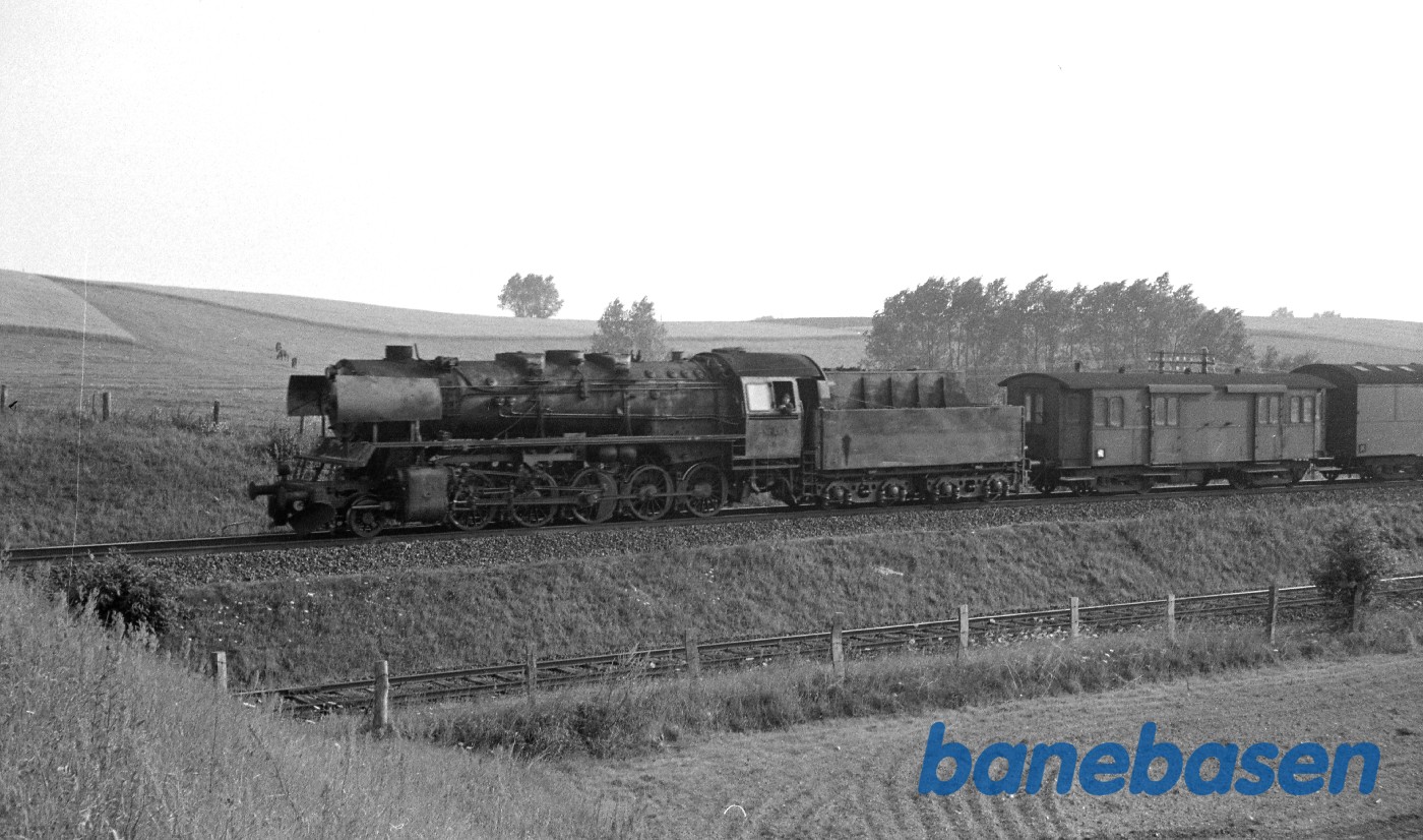 N 201 med godstog fra Fredericia ved Elmelund N 201 med godstog fra Fredericia ved Elmelund