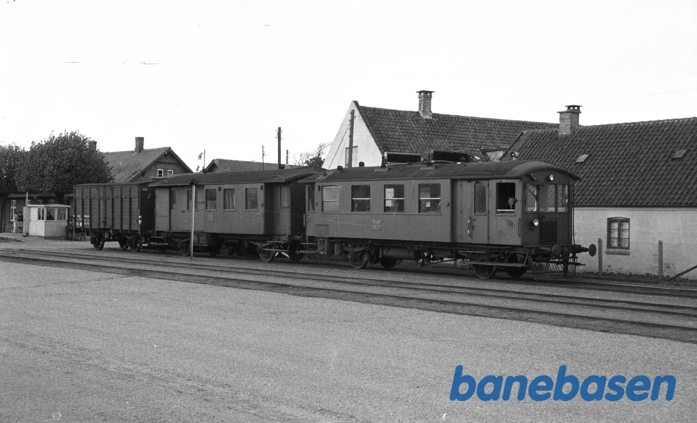 NFJ MG 7 + DE 34 + OMB QB 525 med blandettog til Odense NFJ MG 7 + DE 34 + OMB QB 525 med blandettog til Odense