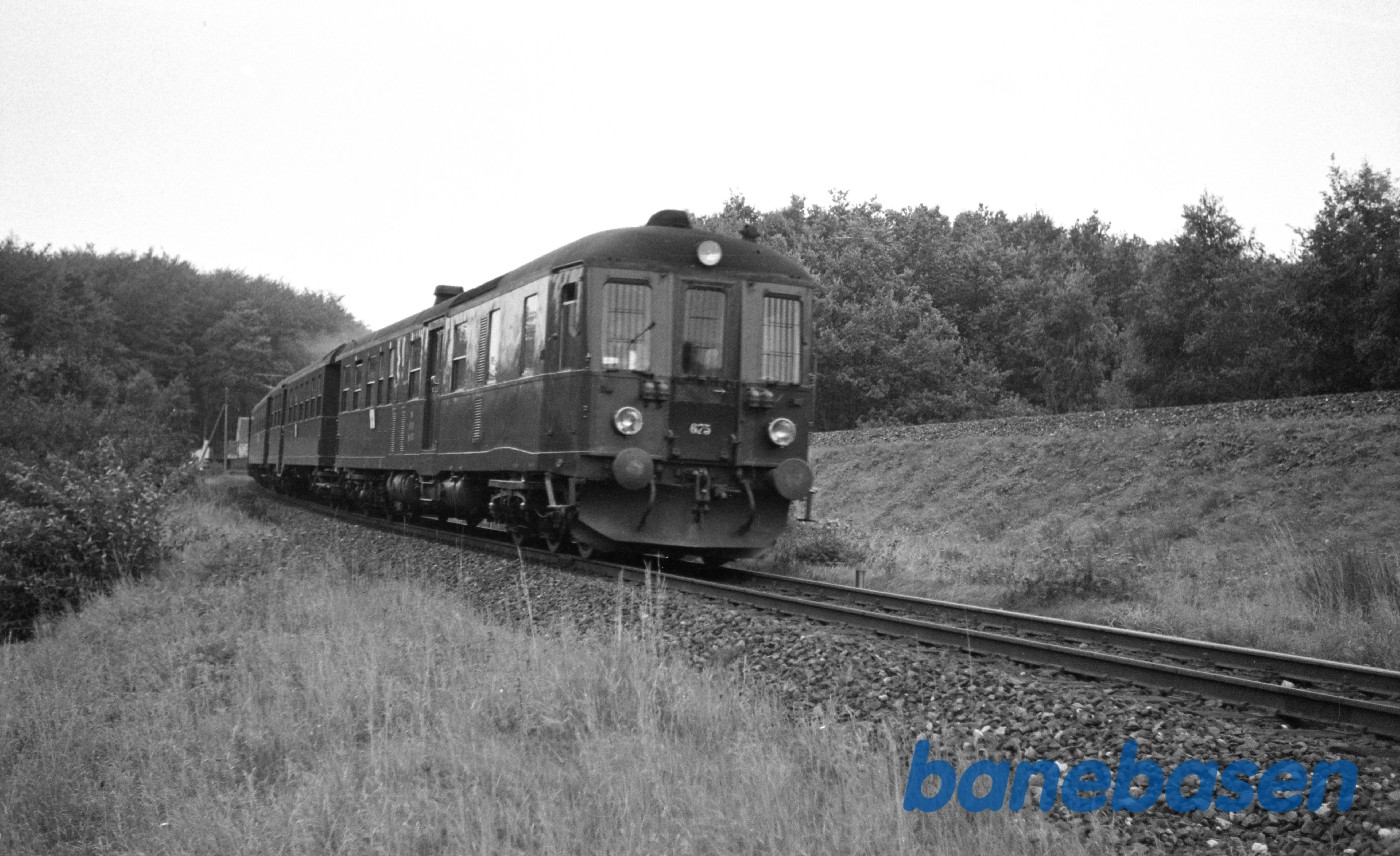 MK 675-FK 676 med "Englænderen" kort før Fredericia MK 675-FK 676 med "Englænderen" kort før Fredericia