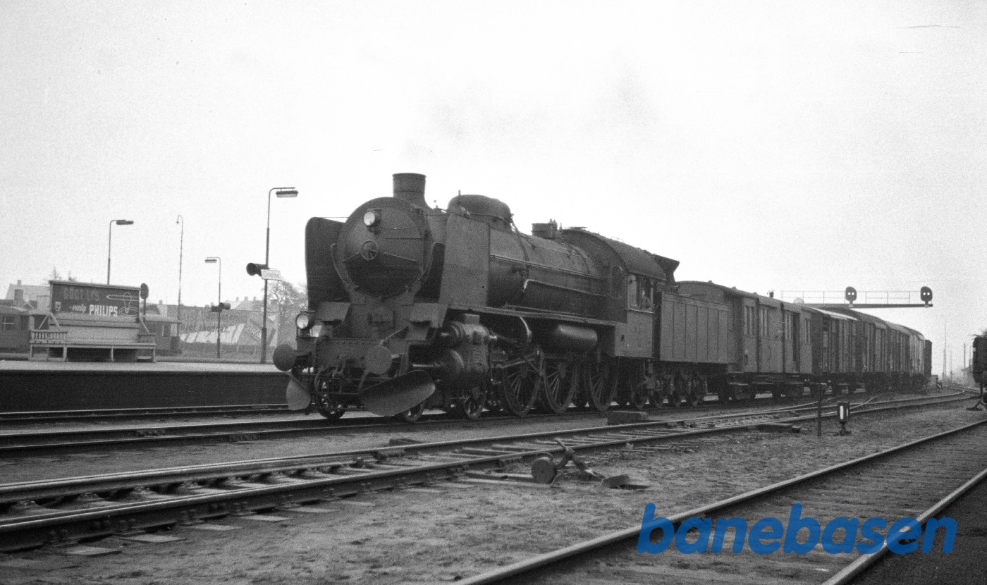 R-maskine med godstog til Fredericia R-maskine med godstog til Fredericia