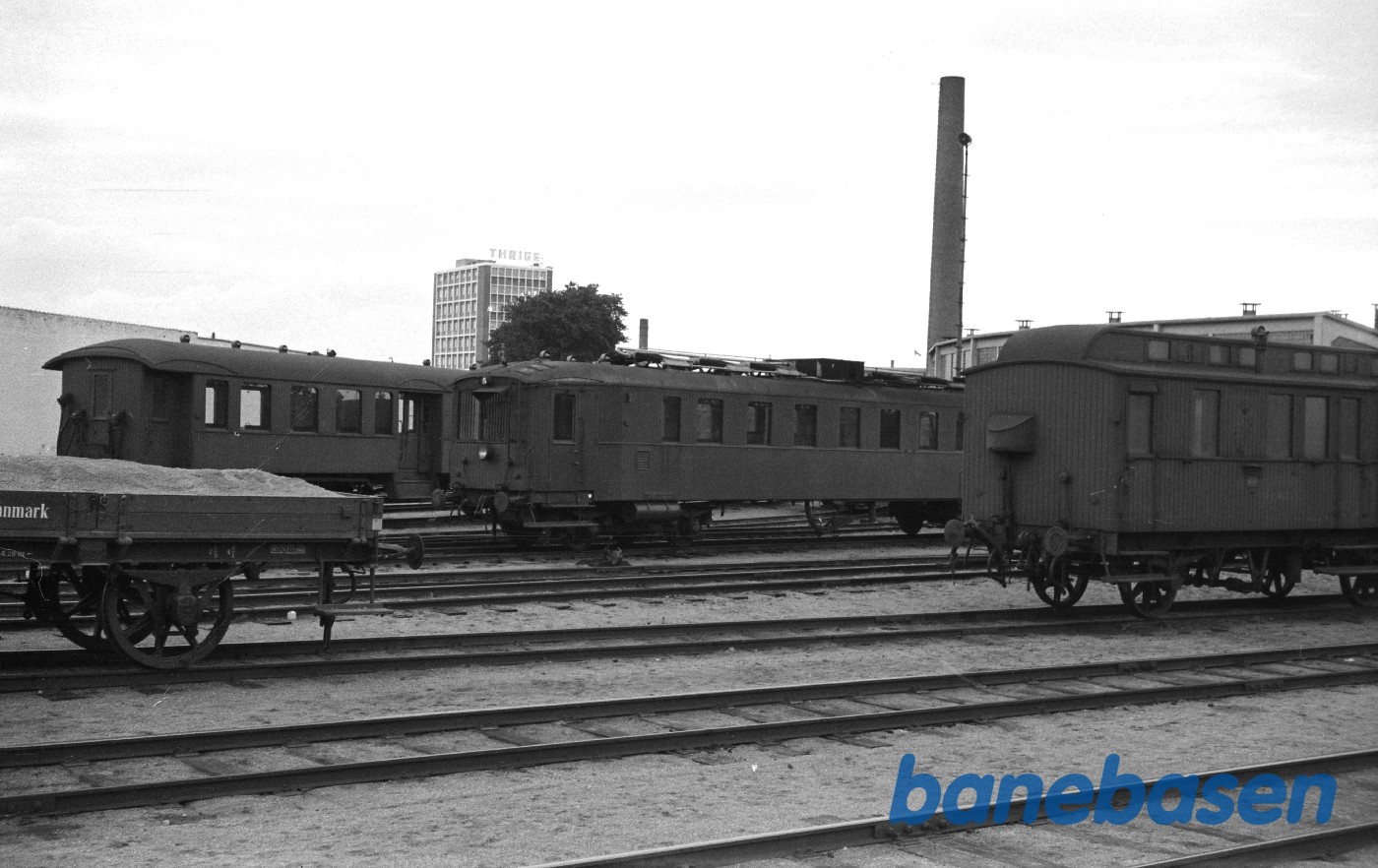 Motorvogn uden midterbogie, hensat for rep Motorvogn uden midterbogie, hensat for rep