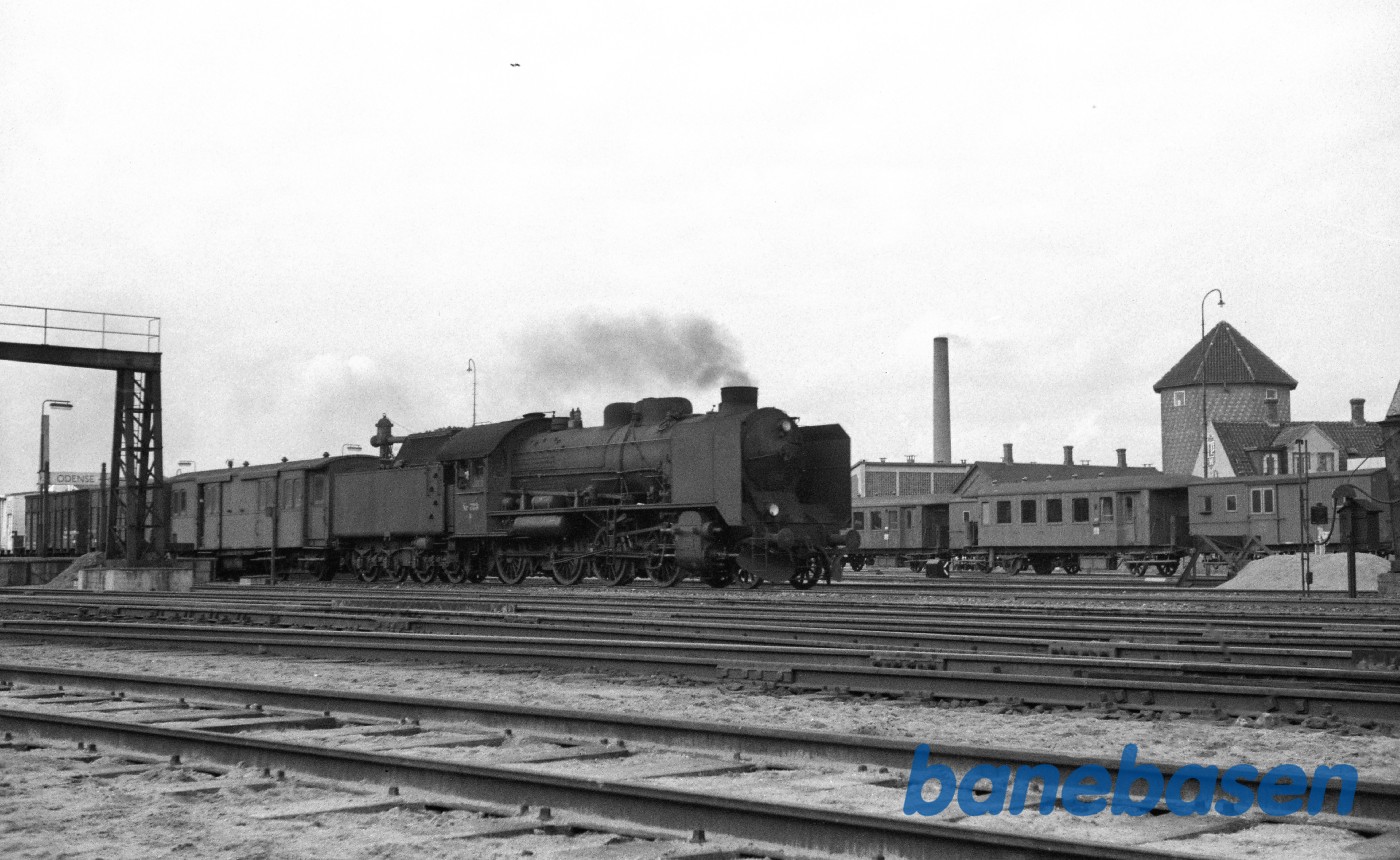 H 788 med godstog H 788 med godstog