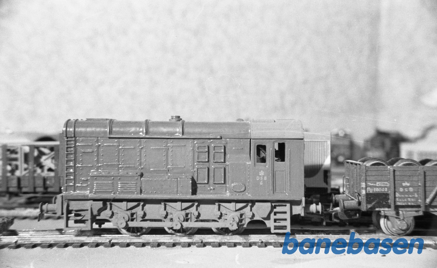 DSB ML 6 ombygget fra Piko lok og overdel fra byggesæt DSB ML 6 ombygget fra Piko lok og overdel fra byggesæt