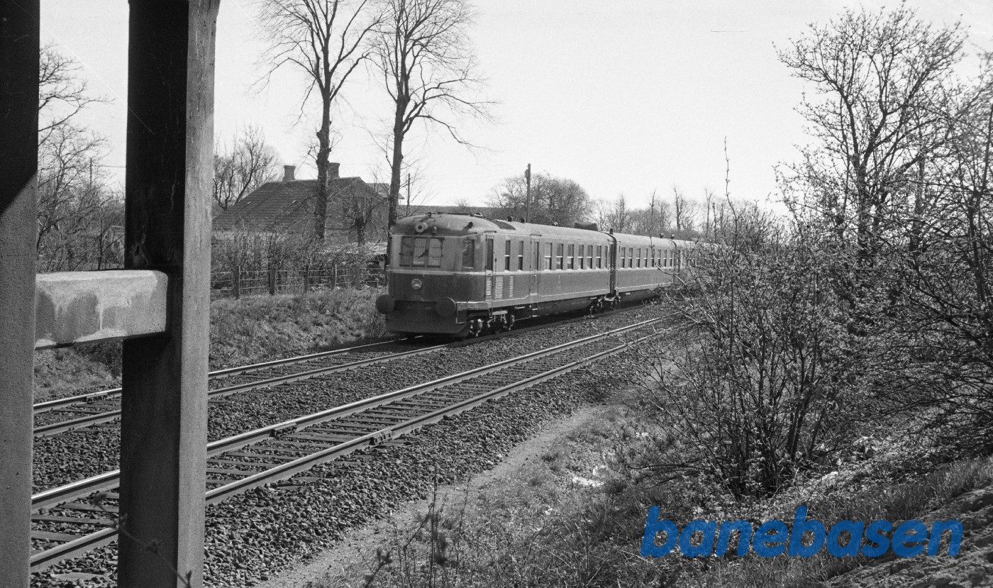 MB-lyntog fra Nyborg kort før Odense MB-lyntog fra Nyborg kort før Odense