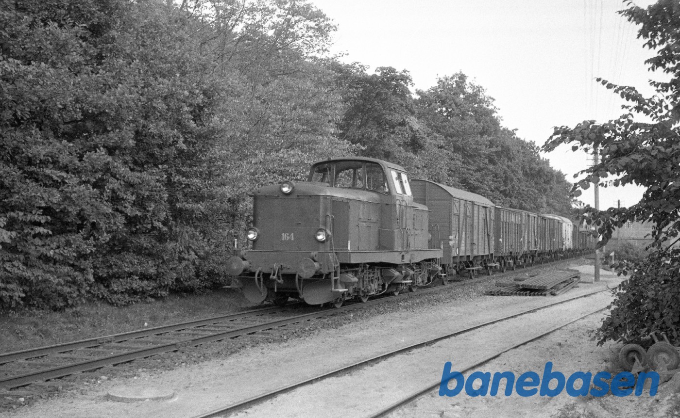 MT 164 med godstog fra Svendborg under indkørsel MT 164 med godstog fra Svendborg under indkørsel