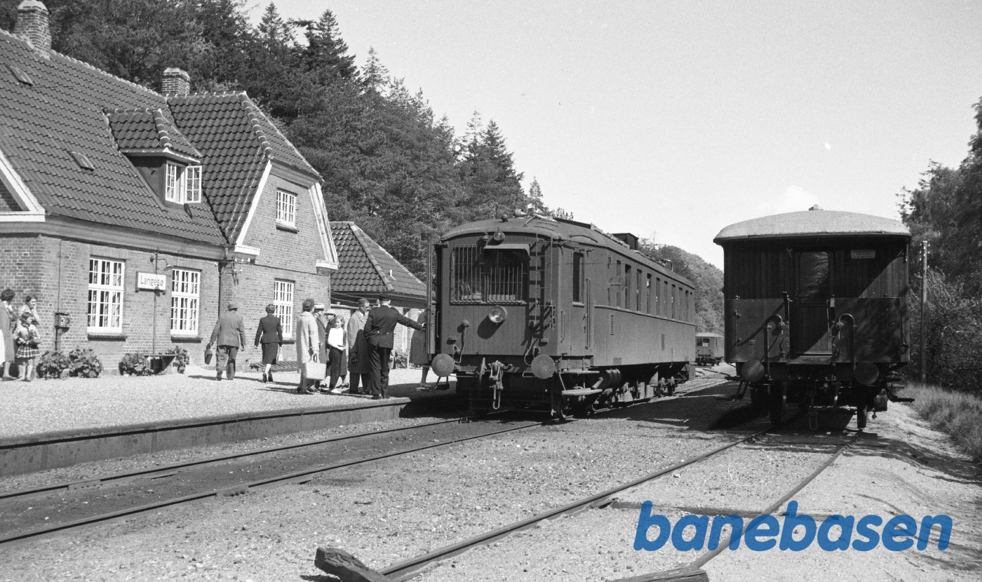 Langesø station, MD-motorvogn til Odense Langesø station, MD-motorvogn til Odense