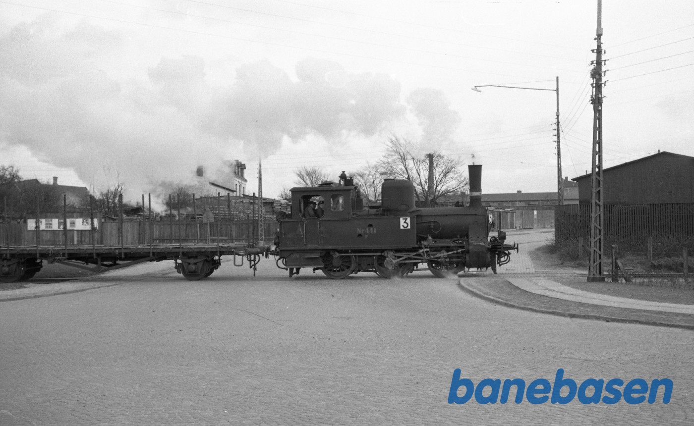 F 441 med rangertræk på havnen F 441 med rangertræk på havnen
