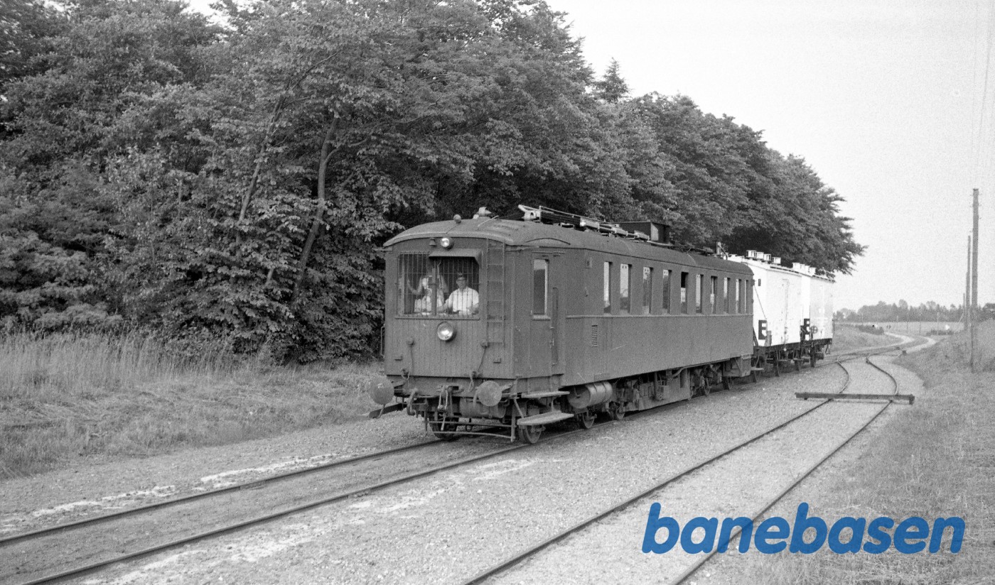 MD-motorvogn med blandettog til Middelfart MD-motorvogn med blandettog til Middelfart