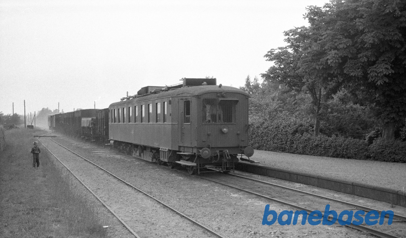 MD-motorvogn med godstog MD-motorvogn med godstog