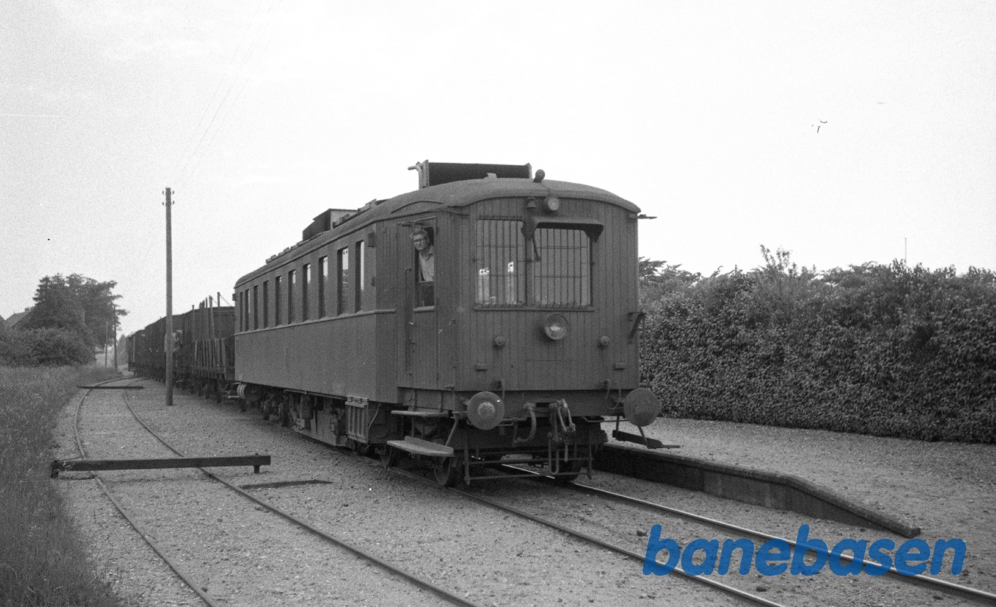 MD-motorvogn med godstog MD-motorvogn med godstog