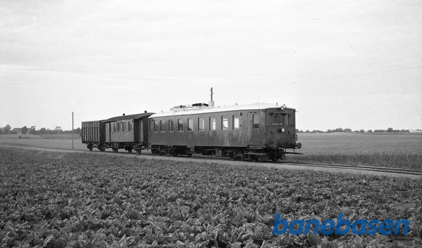 MH 8 + DE 34 + Q til Odense ved Beldringe MH 8 + DE 34 + Q til Odense ved Beldringe