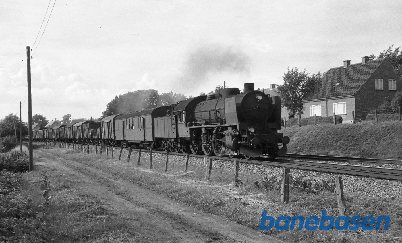R-maskine med godstog fra Fredericia R-maskine med godstog fra Fredericia