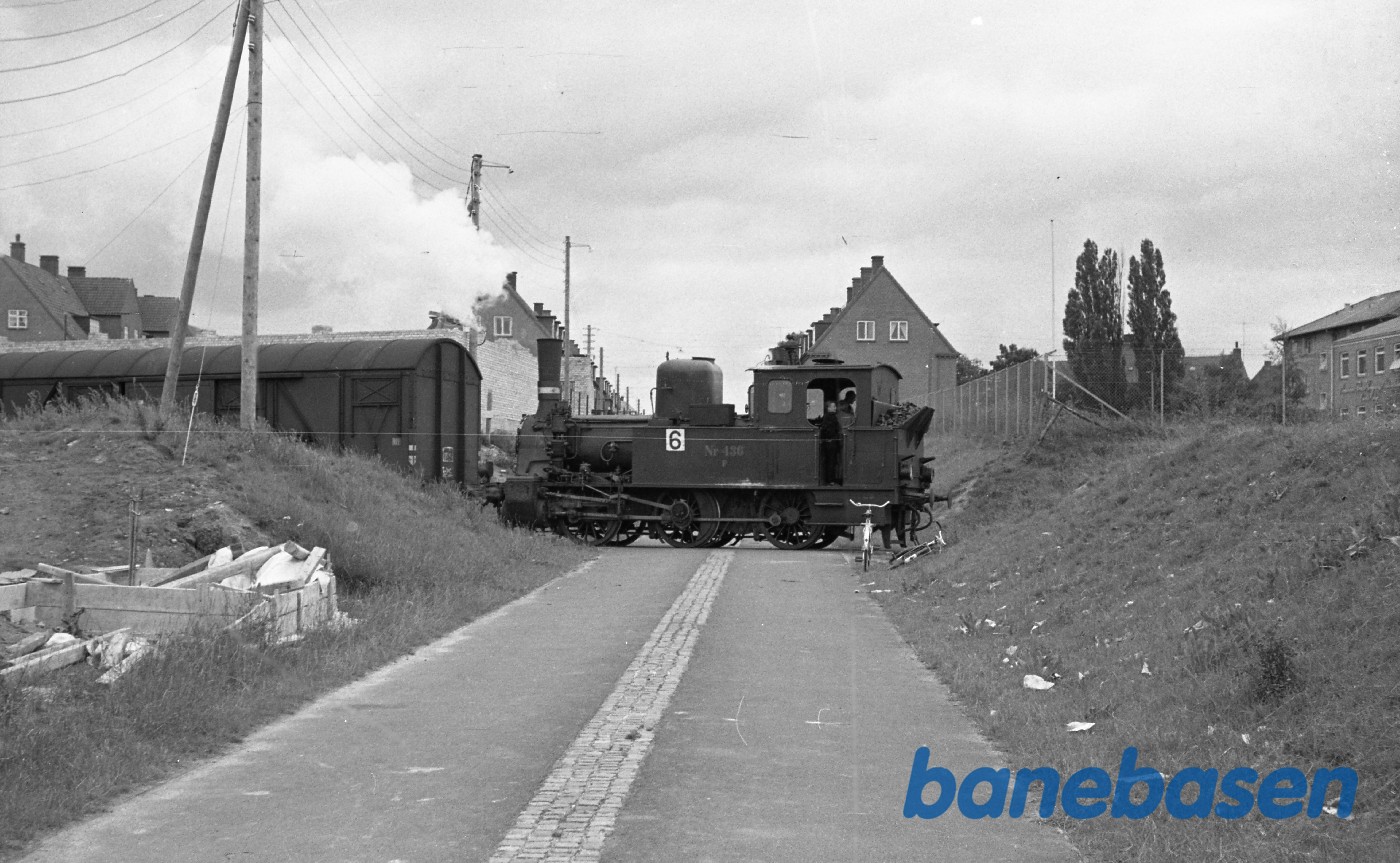 F 436 med rangertræk fra FDB ved nuv. Færøgade F 436 med rangertræk fra FDB ved nuv. Færøgade